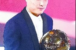 武磊错失单刀球，莱比锡门将神勇扑救成最大功臣！