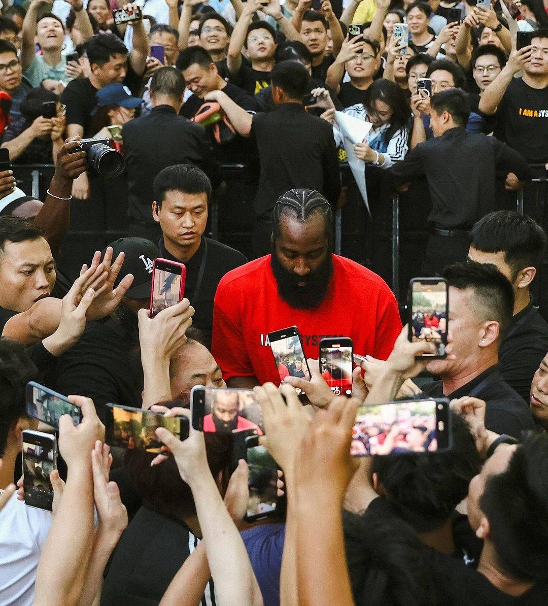 哈登重要时刻重返赛场，中国队带队取胜！